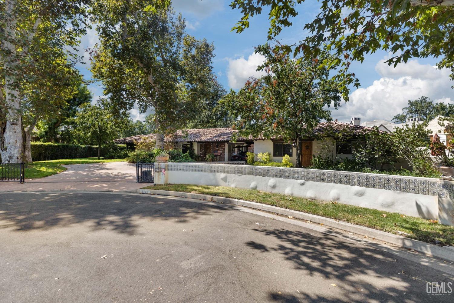 6702 Edmund Way
