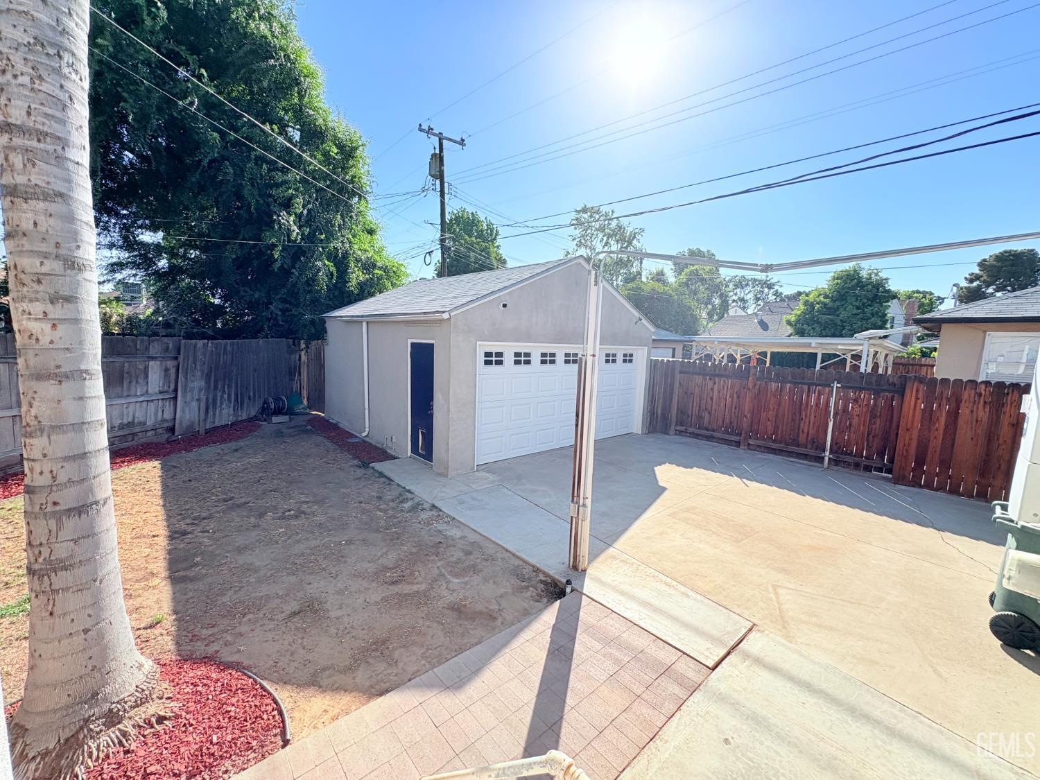 2711 Hubbard Street