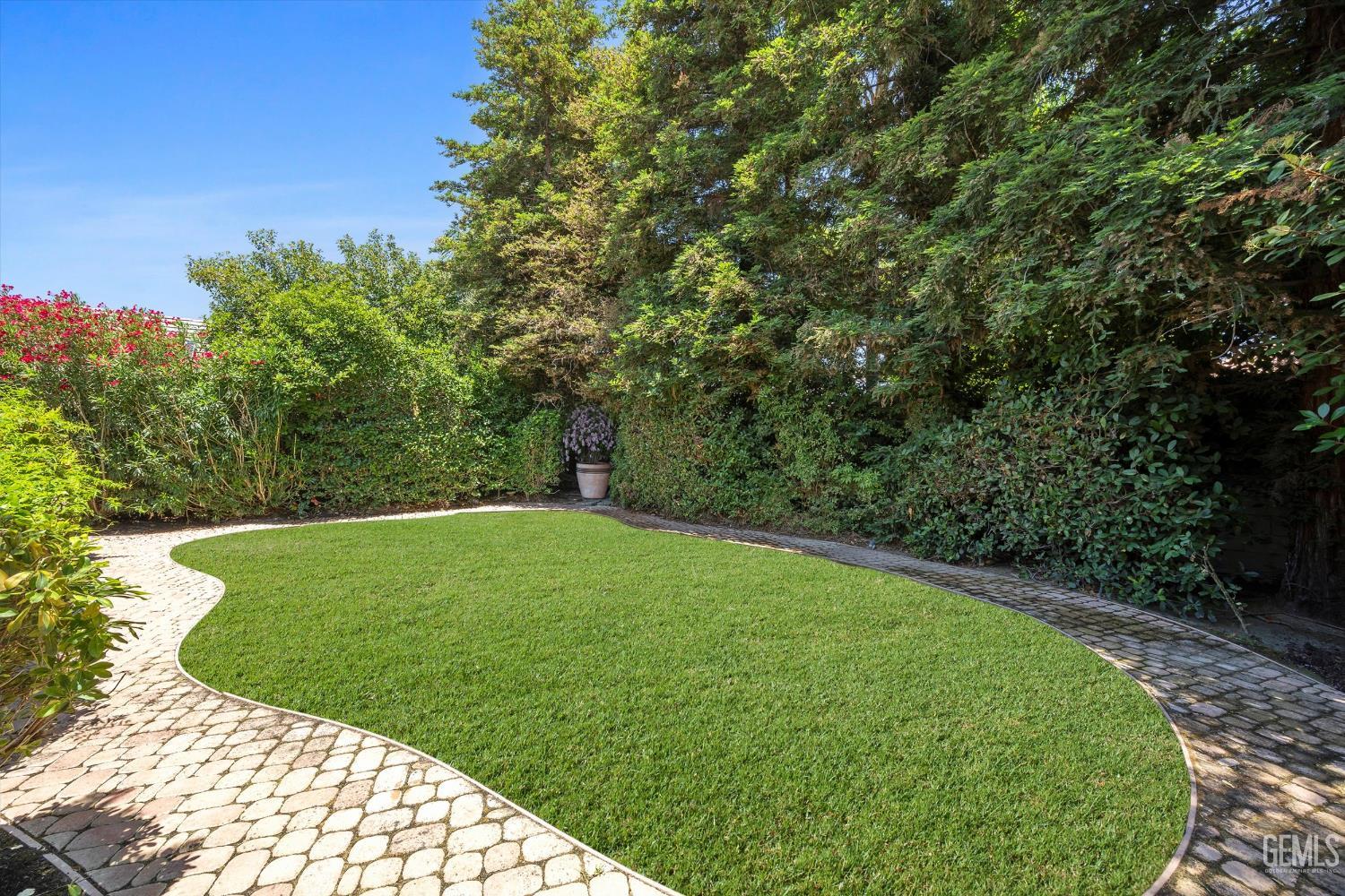 1806 Briercliff Court