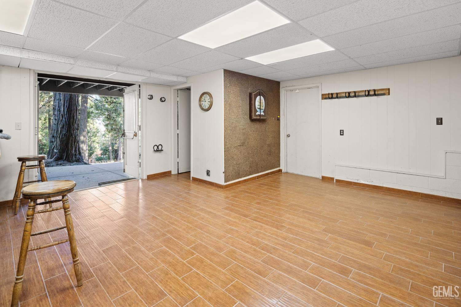 1619 Crescent Drive