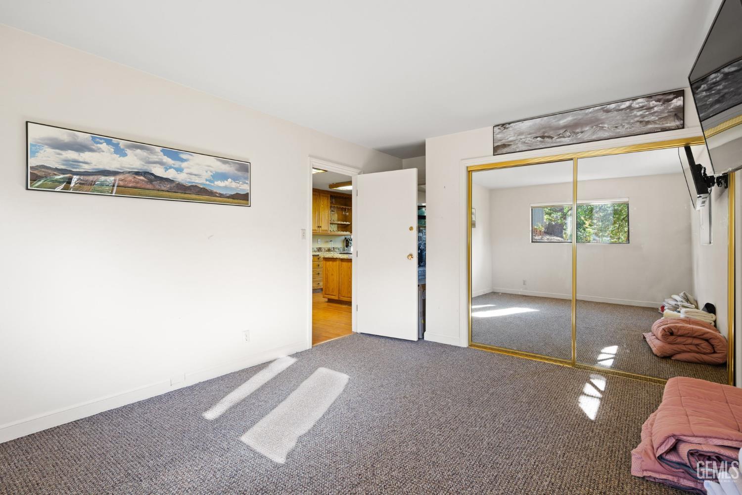 1619 Crescent Drive