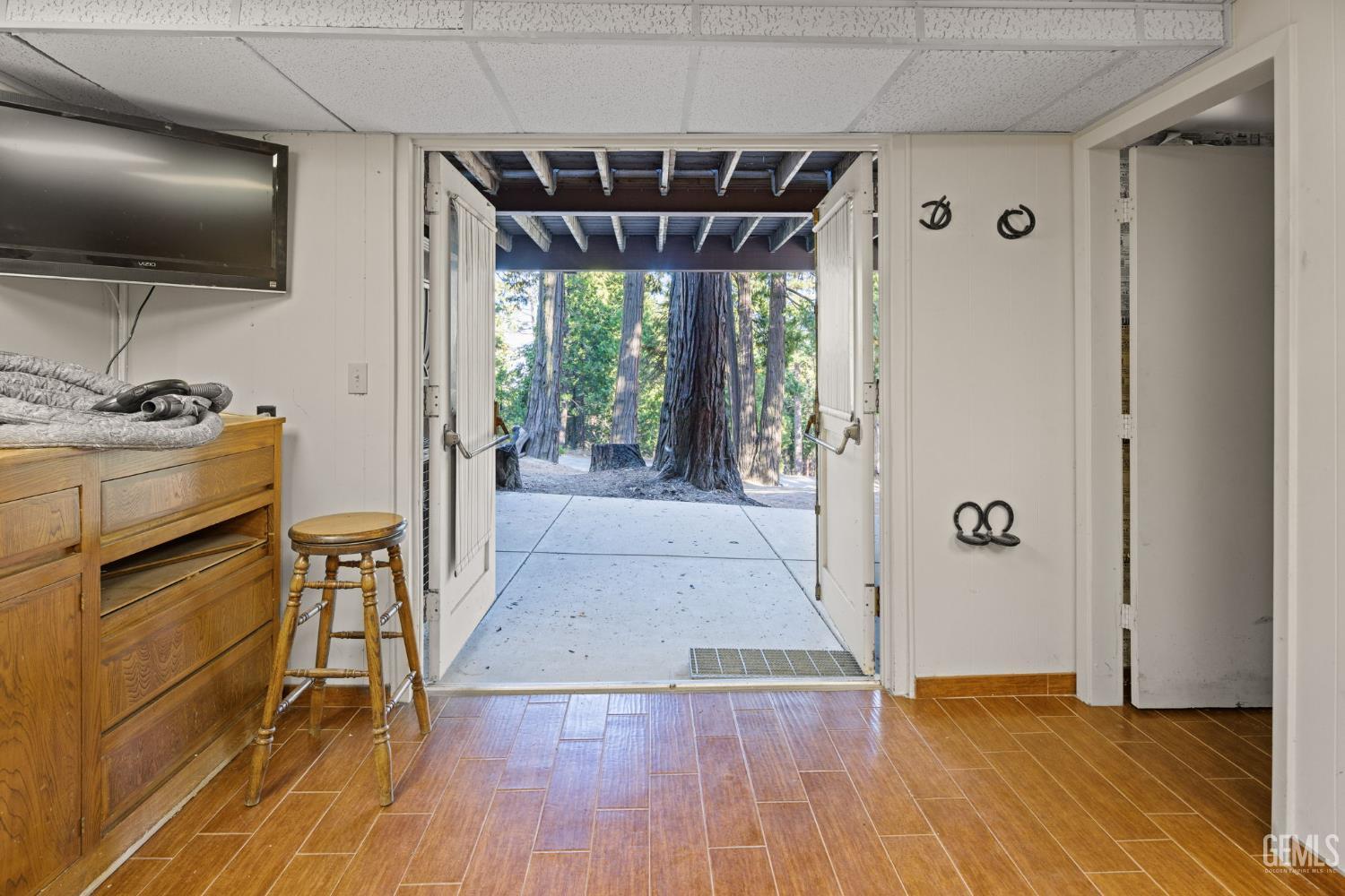 1619 Crescent Drive