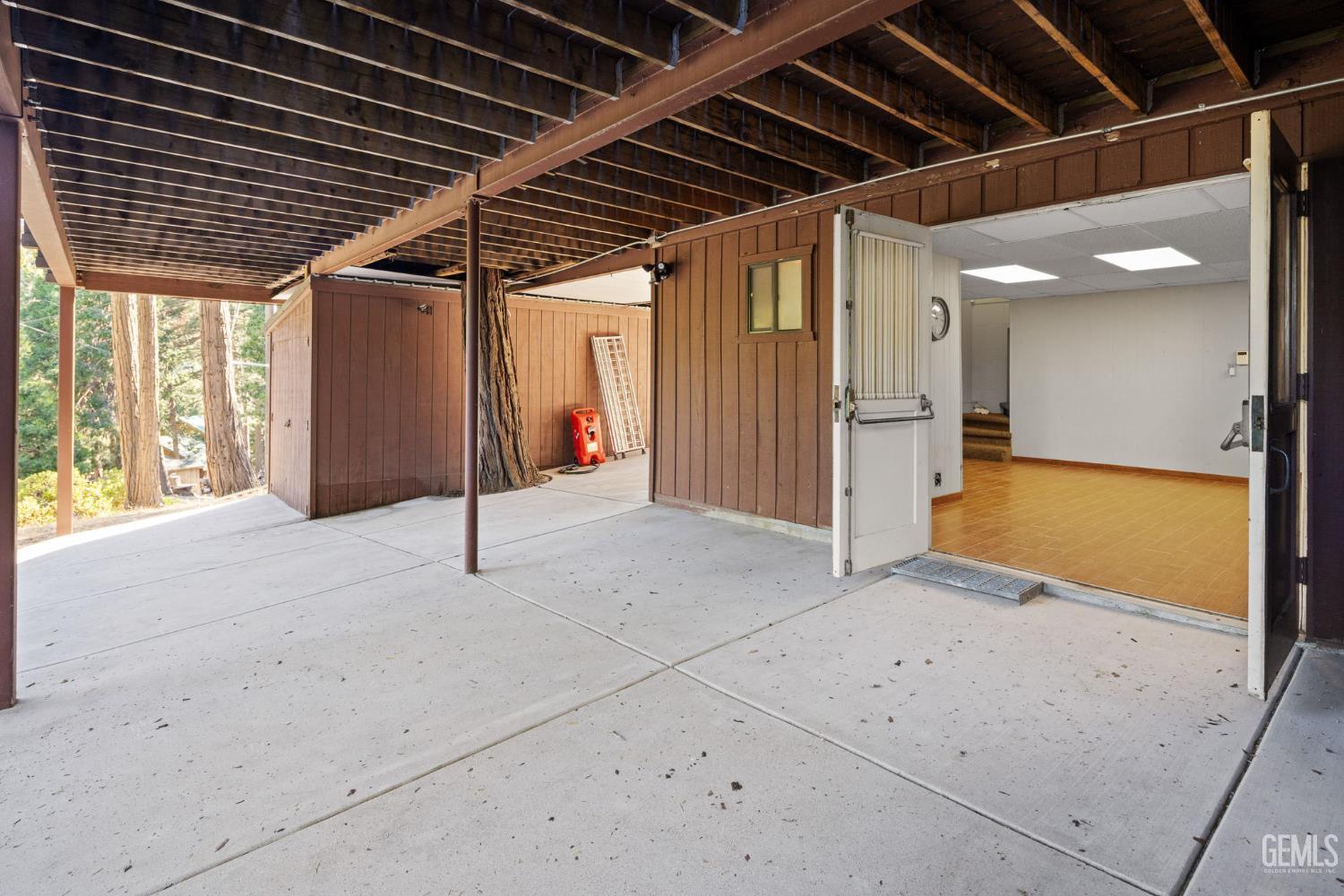 1619 Crescent Drive