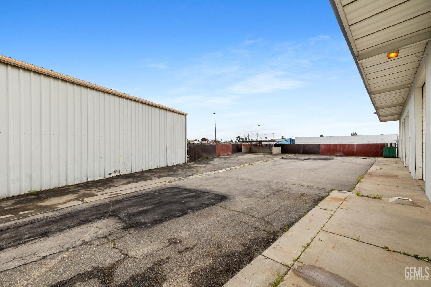 4517 District Boulevard