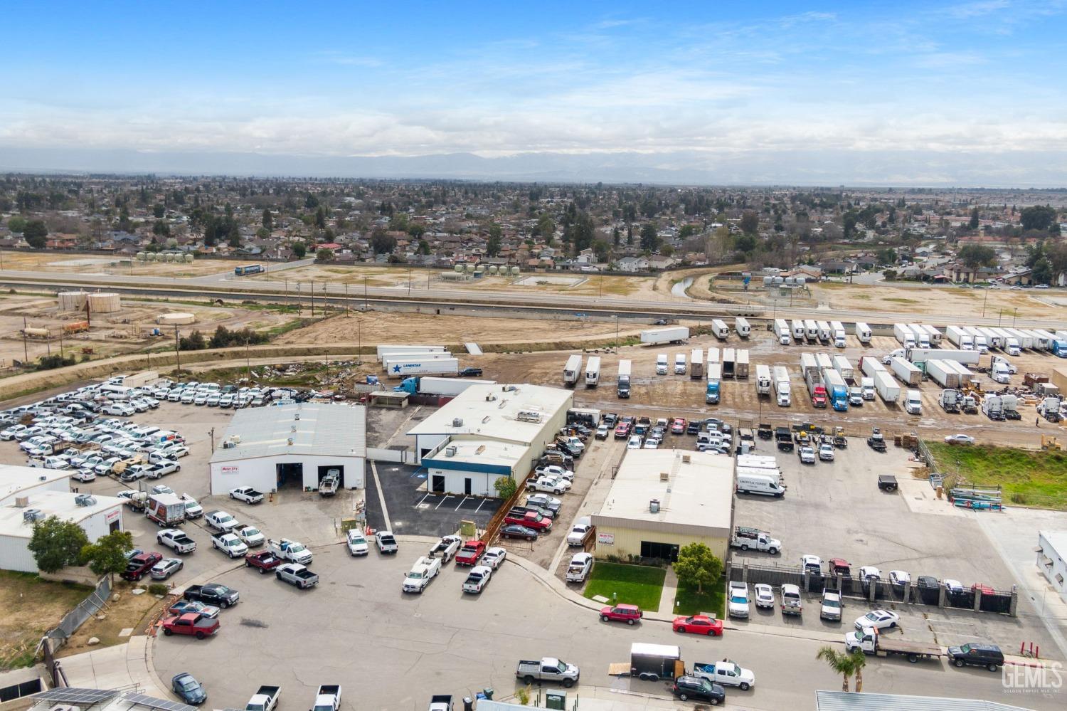 4517 District Boulevard