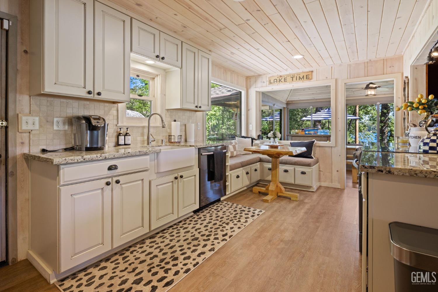 54186 Road 432
