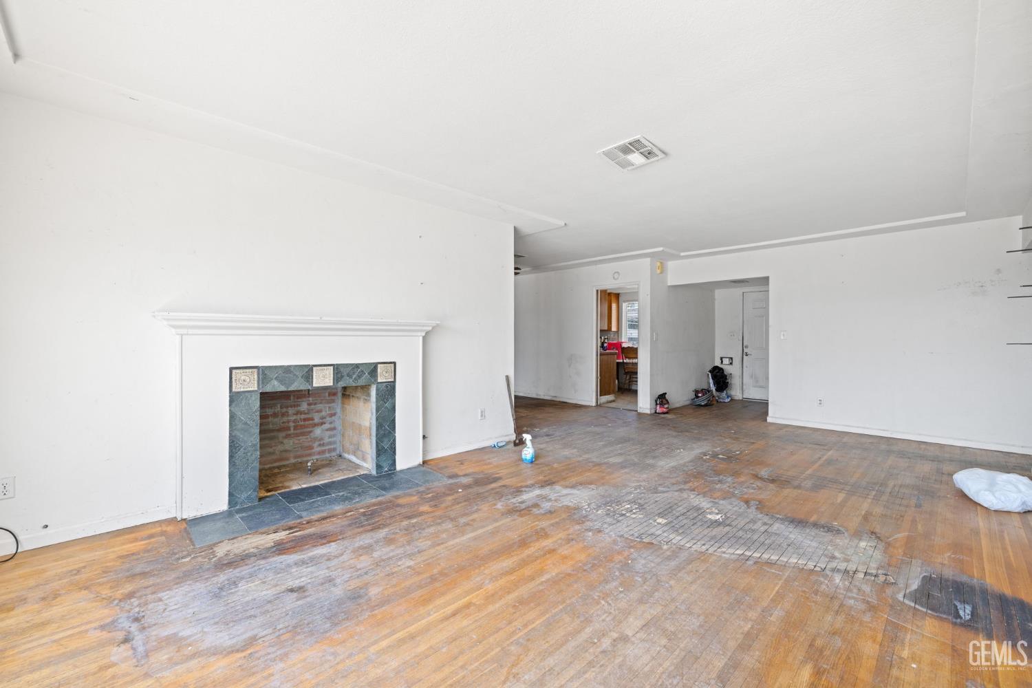 1601 University Avenue