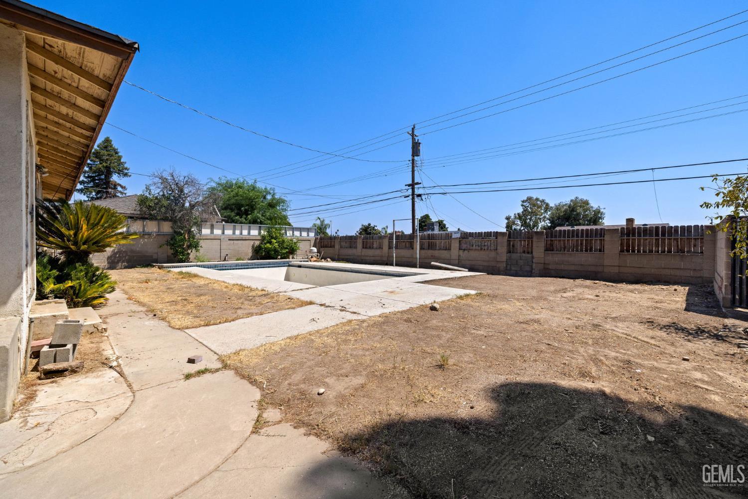 1601 University Avenue