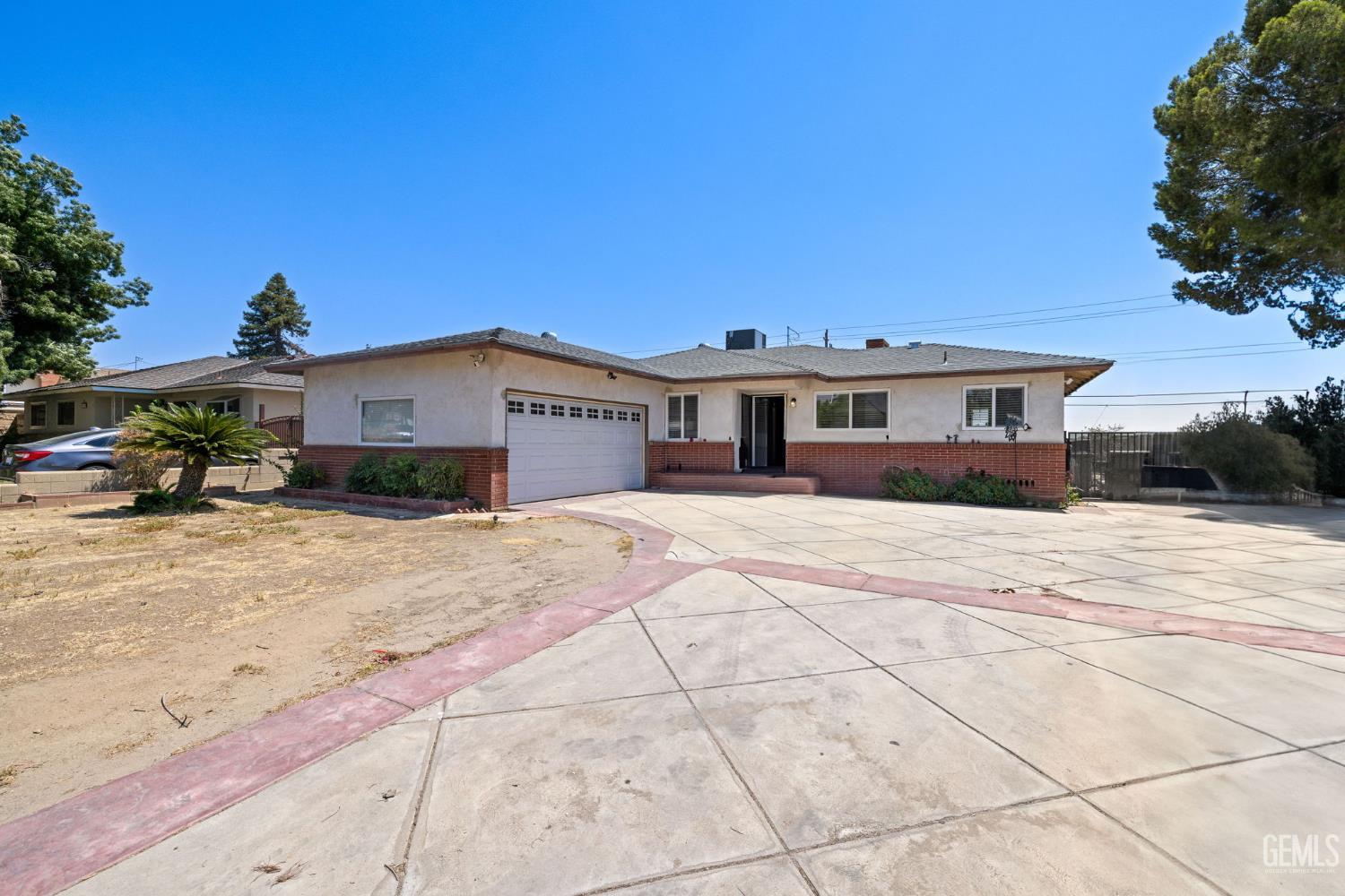 1601 University Avenue