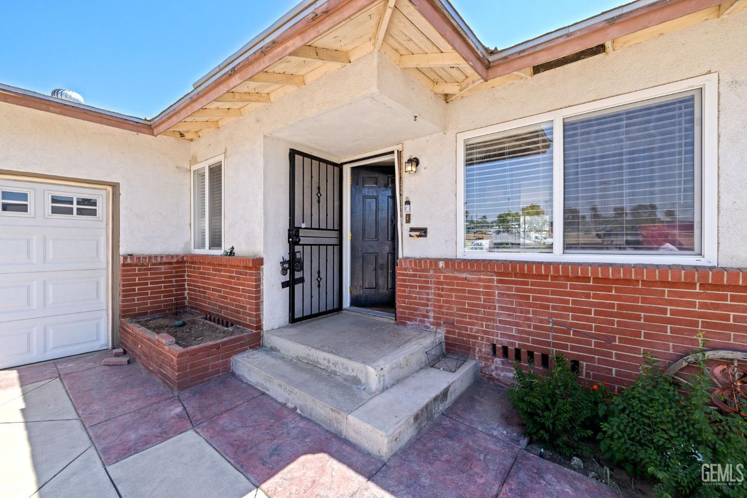 1601 University Avenue