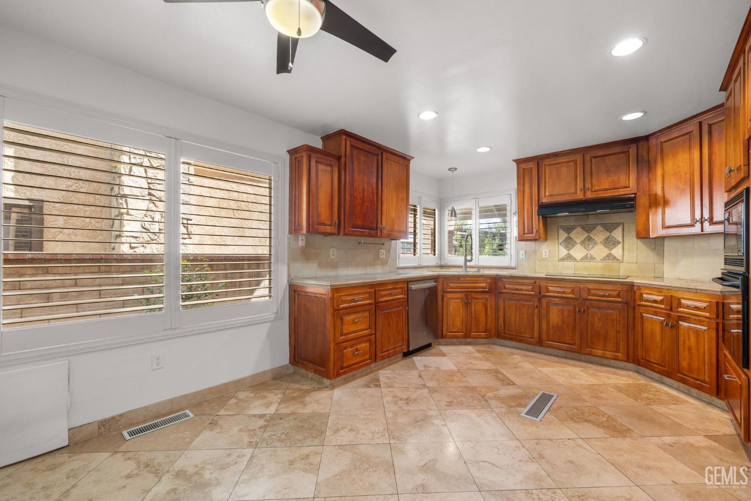 2323 Easthills Drive Unit: 65