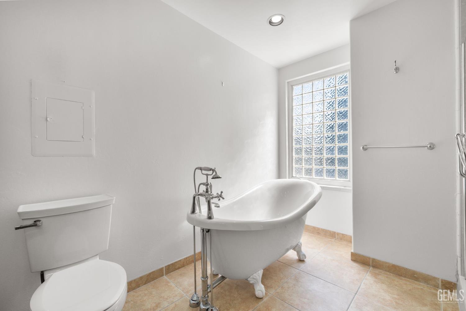 2323 Easthills Drive Unit: 65