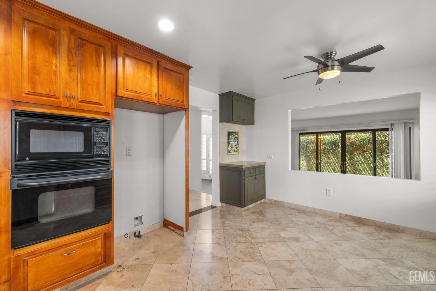 2323 Easthills Drive Unit: 65