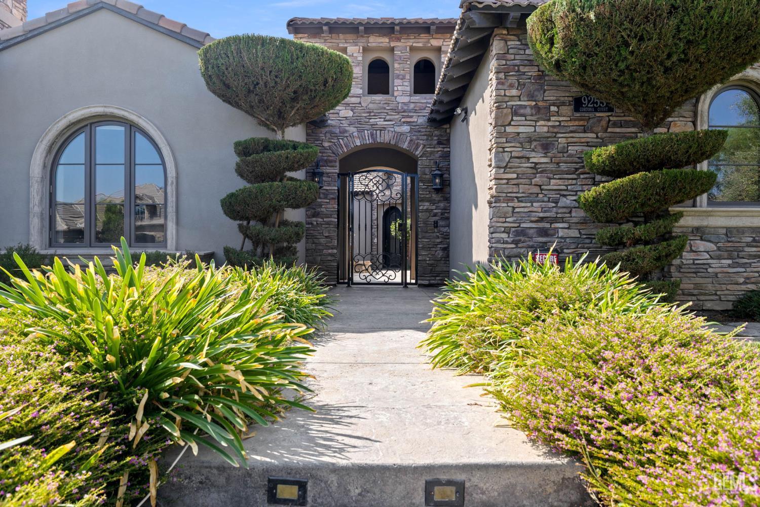 9253 Cortona Court