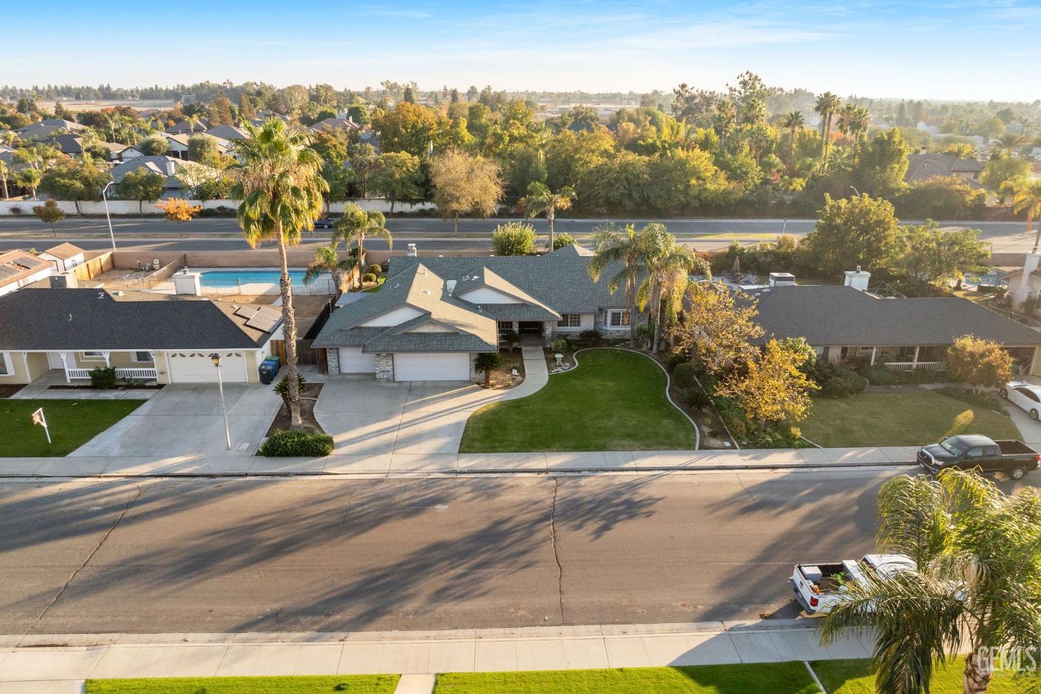 14013 Laverton Avenue