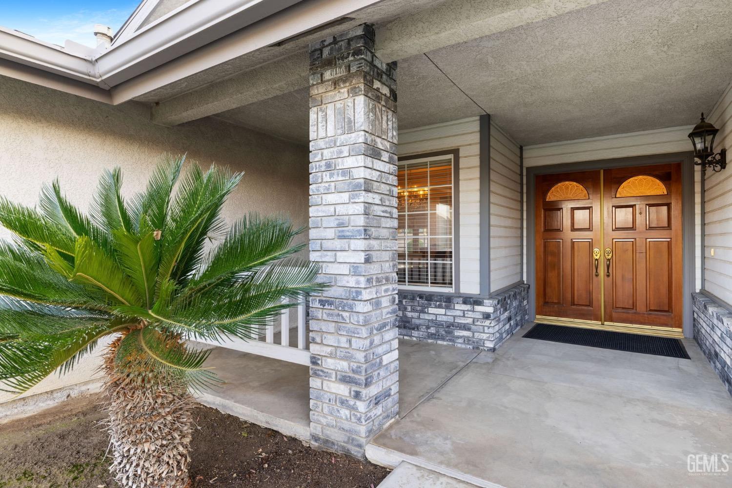 14013 Laverton Avenue