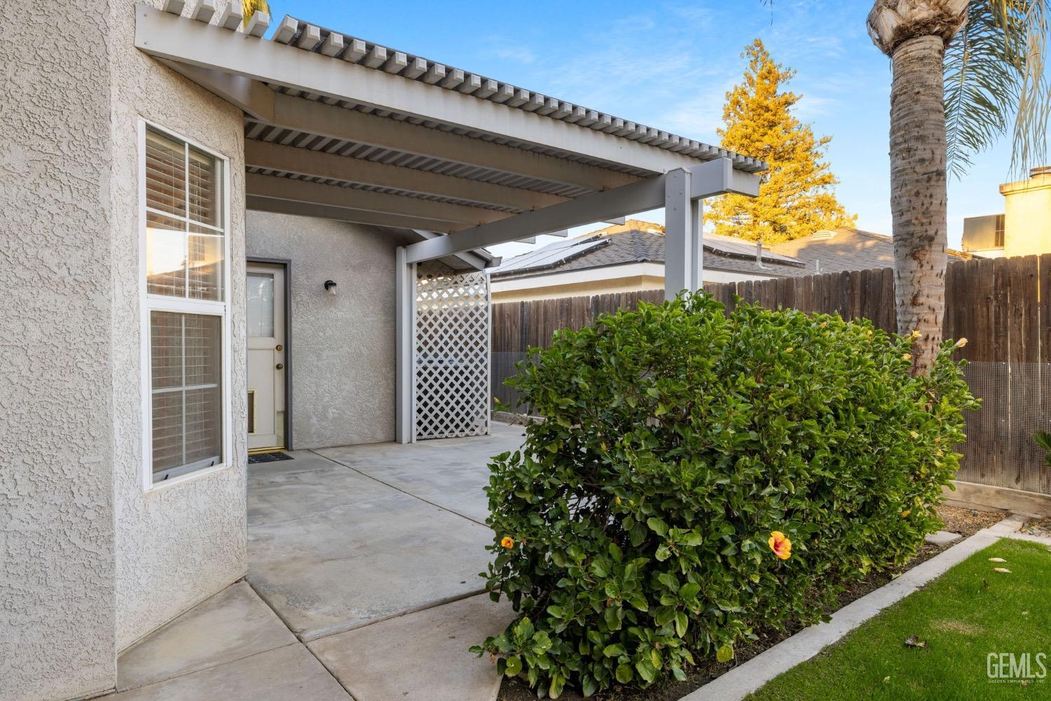 14013 Laverton Avenue