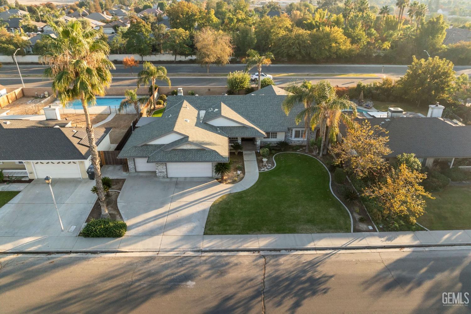 14013 Laverton Avenue