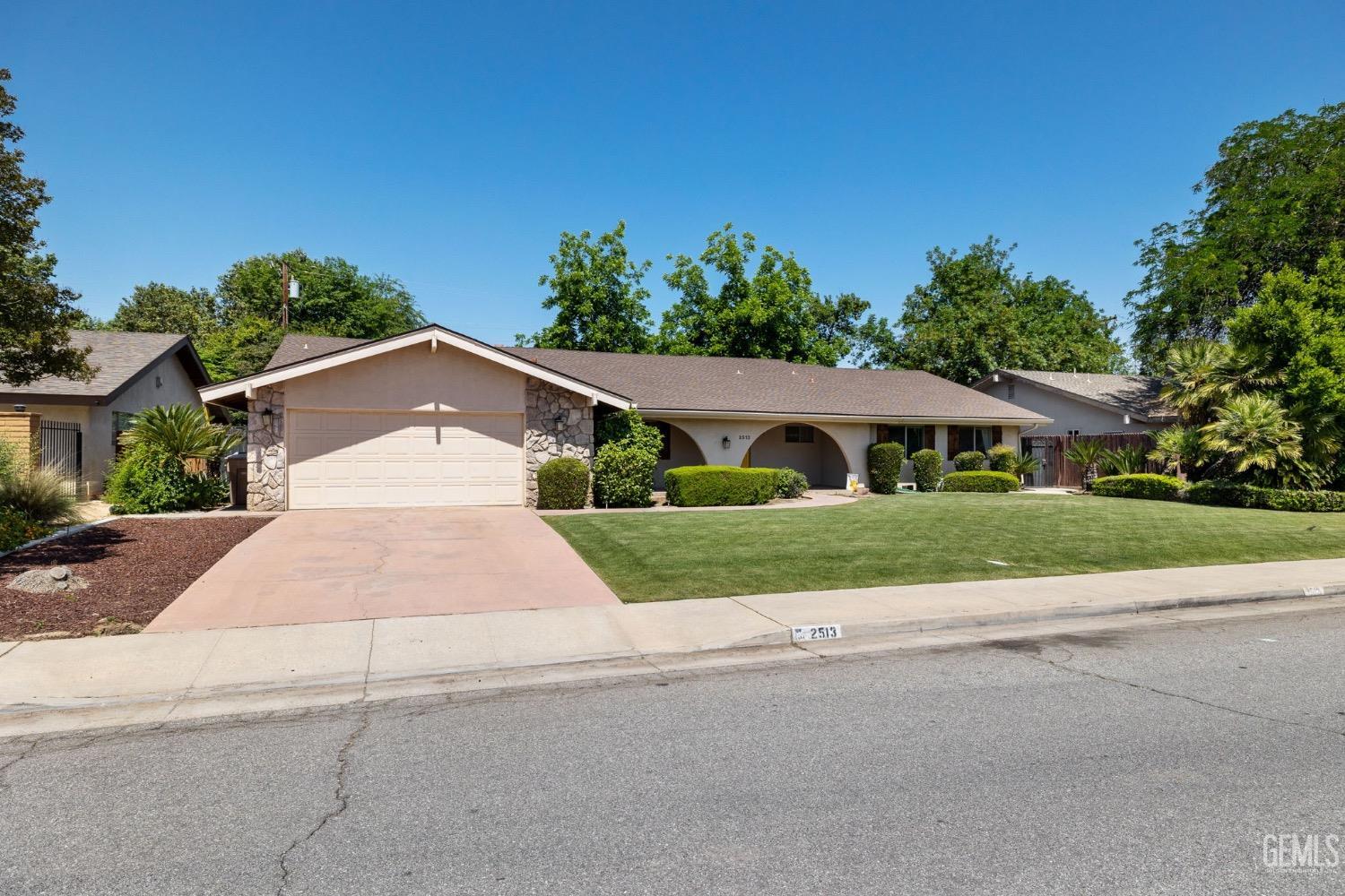 2513 Elm Street