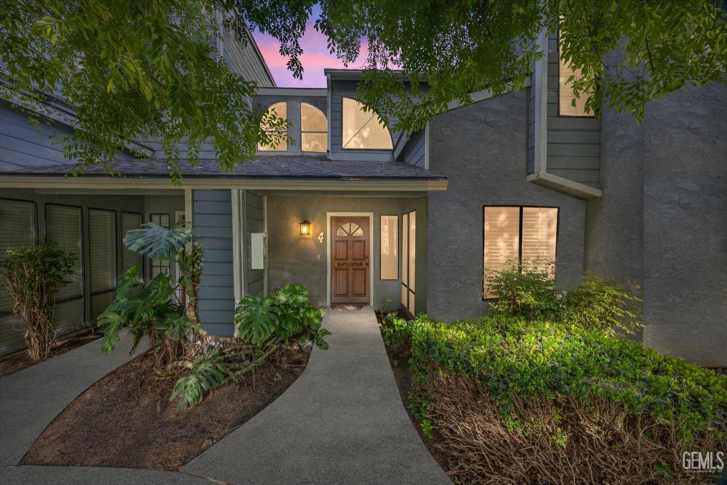 7330 Stockdale Highway Unit: 4