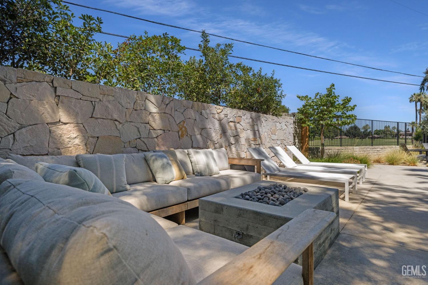 1217 Tam O Shanter Drive