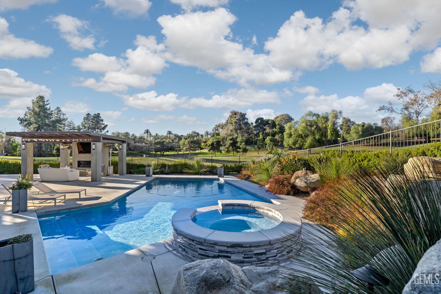 4290 Country Club Drive