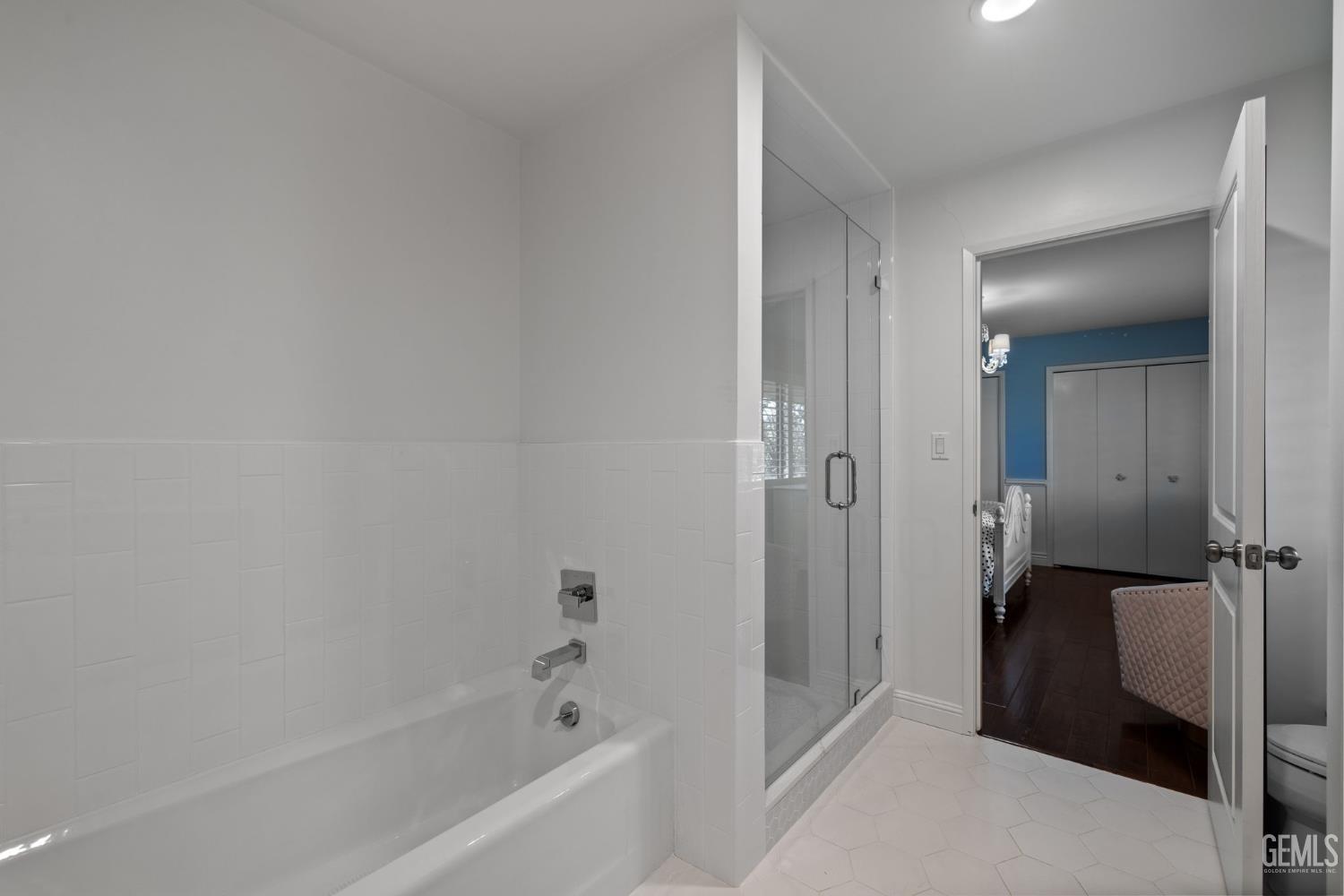 4290 Country Club Drive