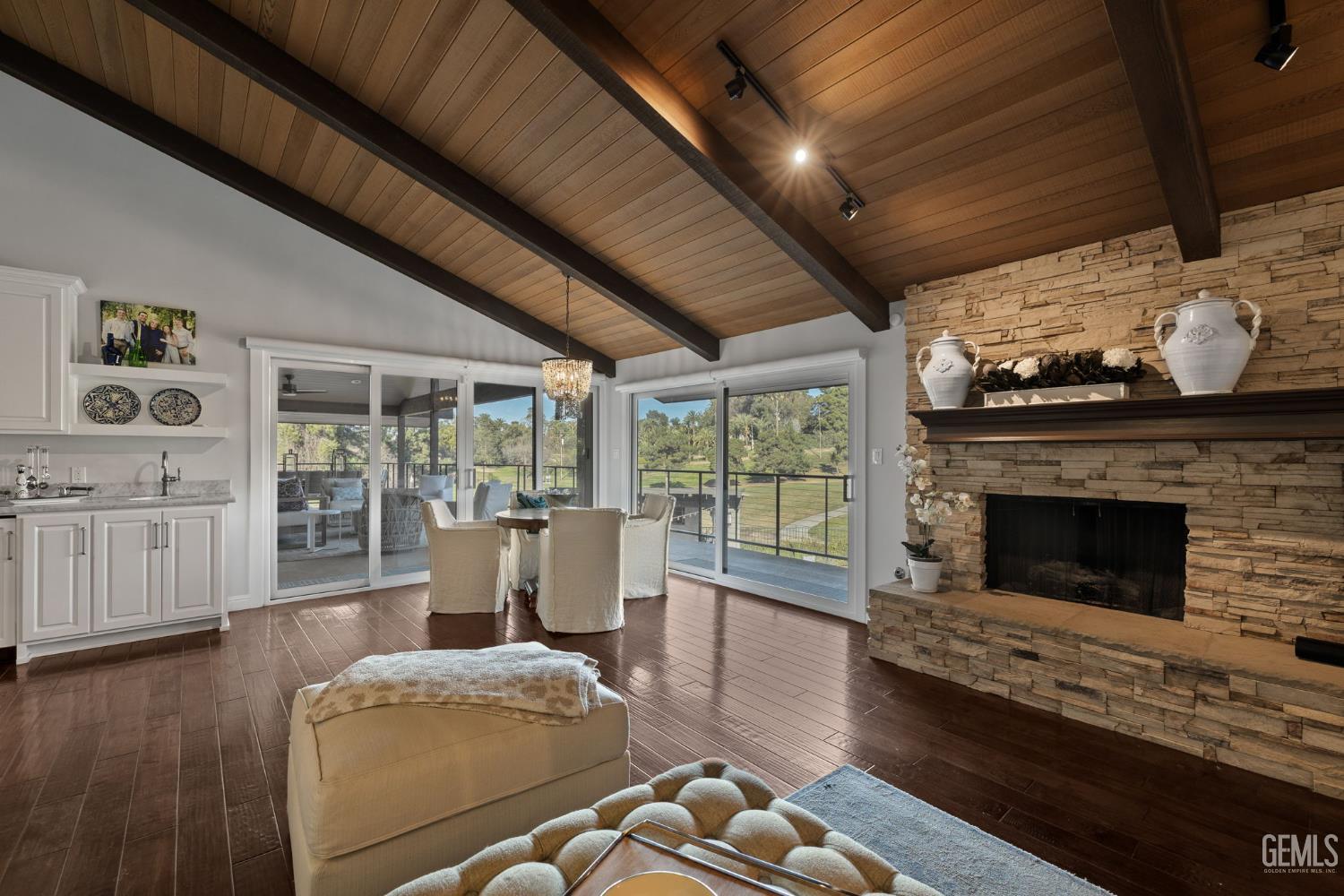 4290 Country Club Drive