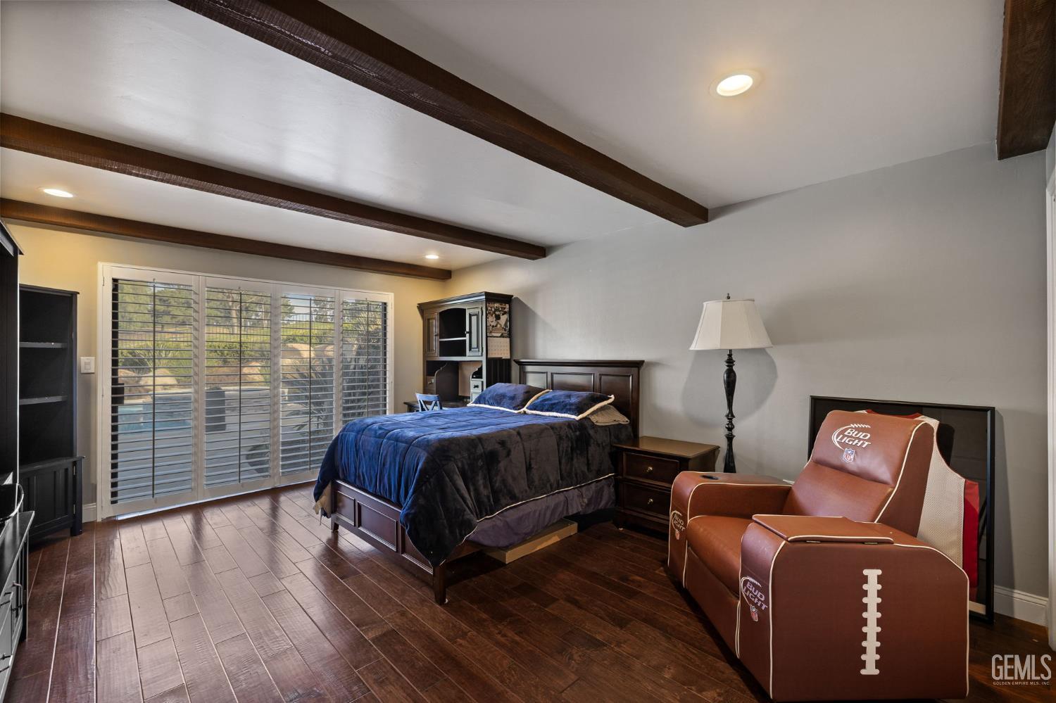 4290 Country Club Drive