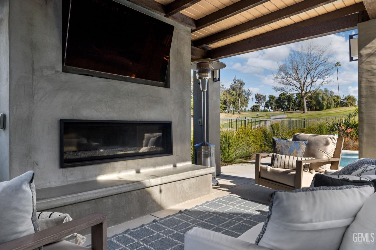 4290 Country Club Drive