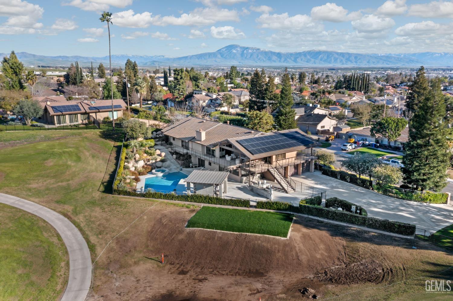 4290 Country Club Drive