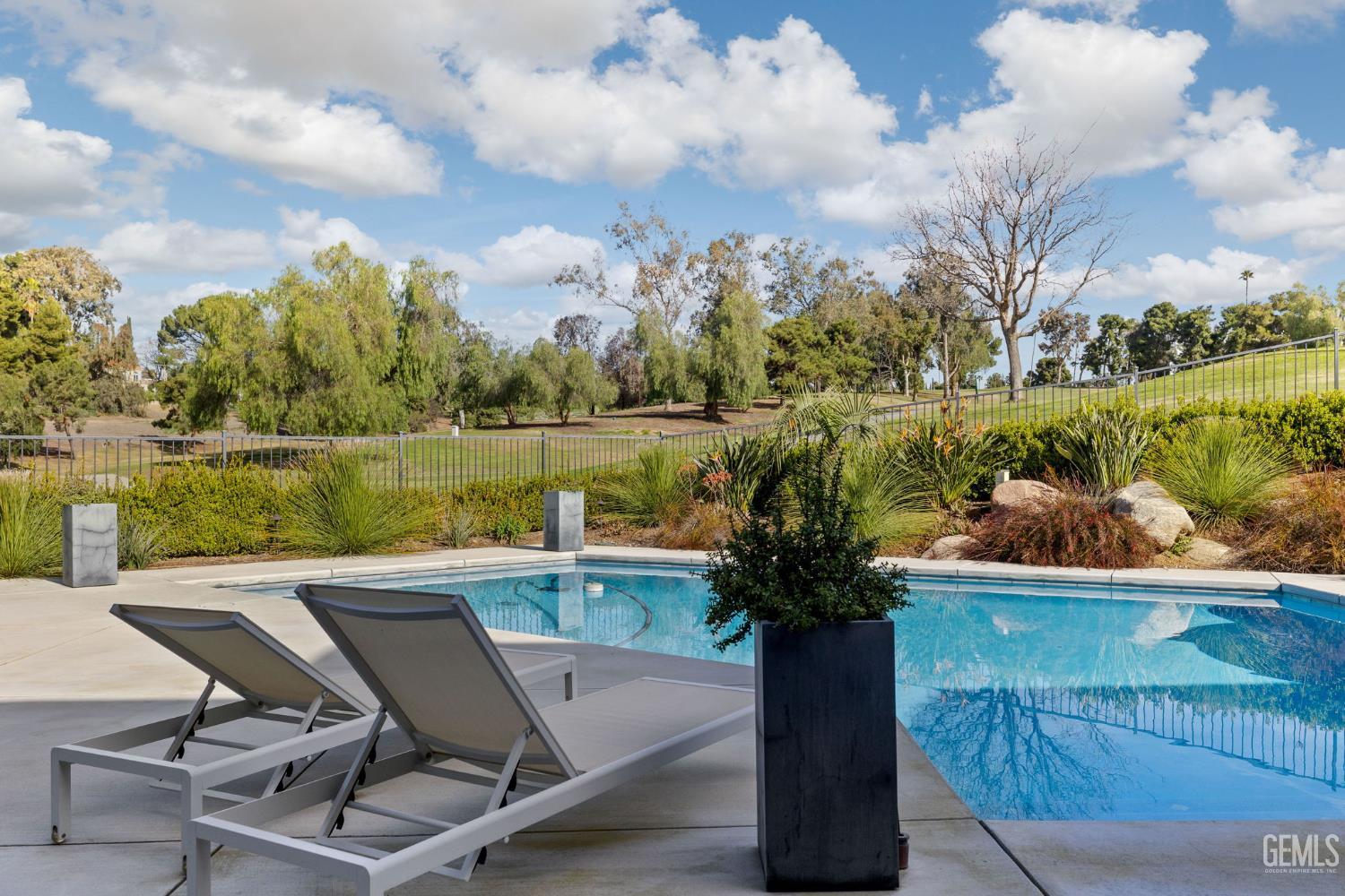 4290 Country Club Drive