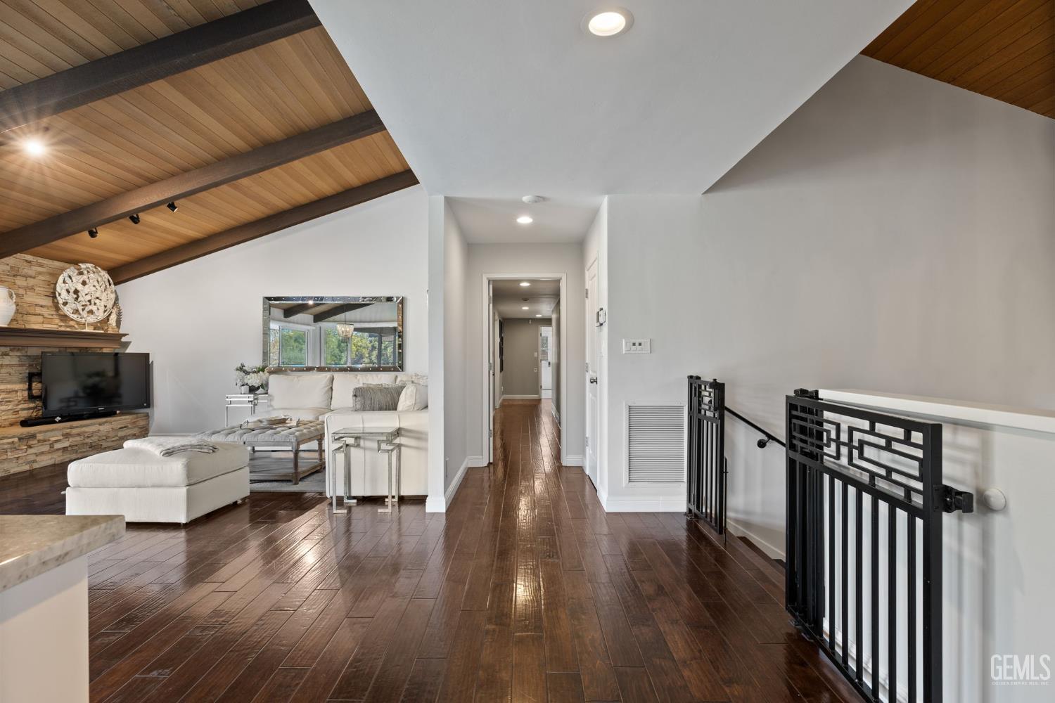 4290 Country Club Drive