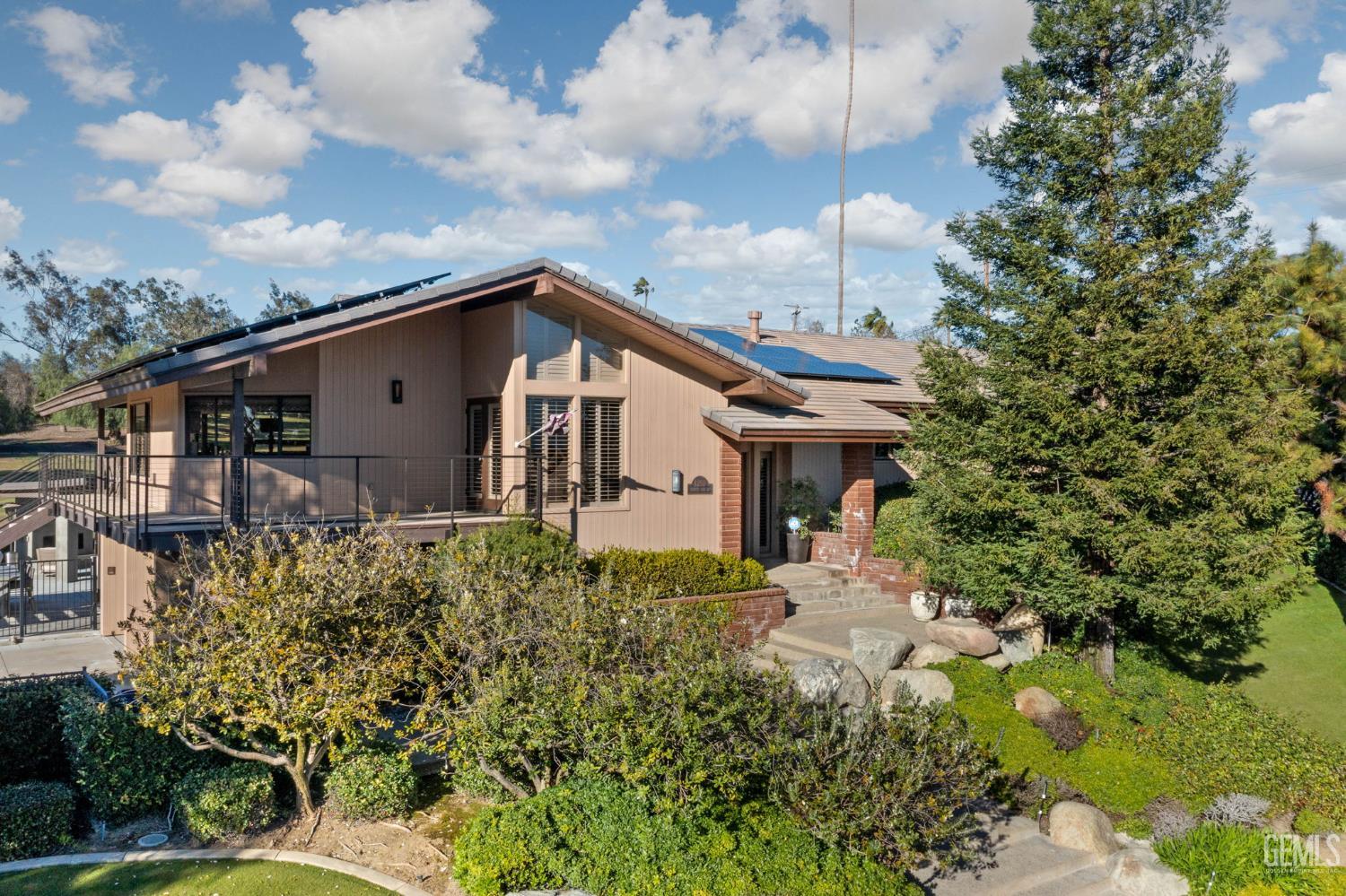 4290 Country Club Drive