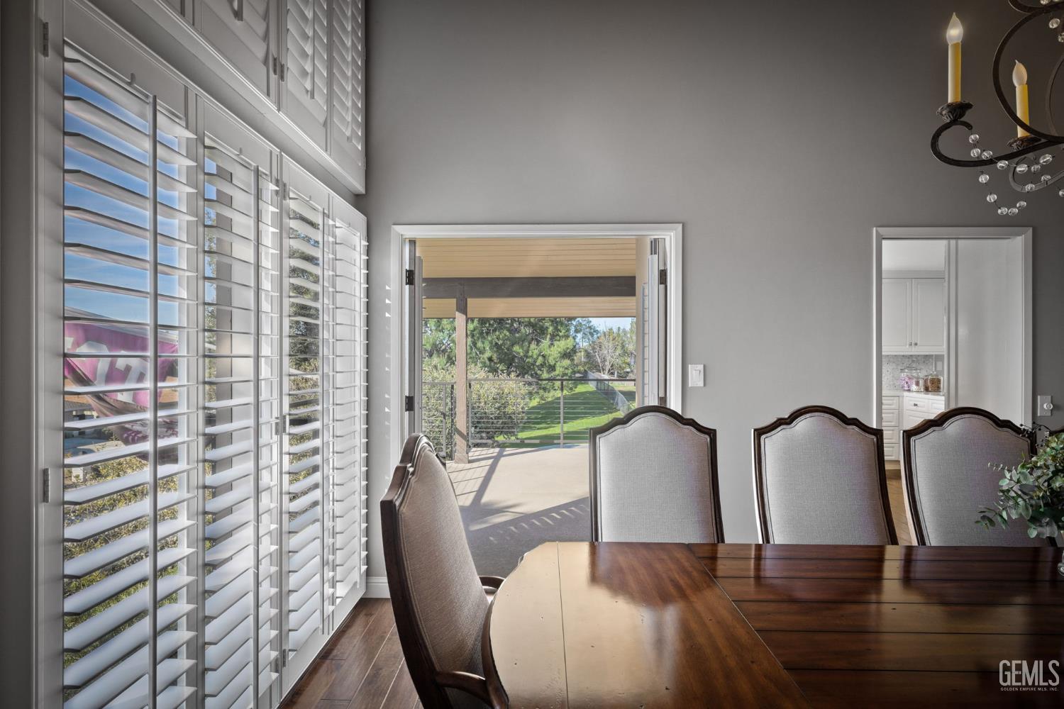 4290 Country Club Drive