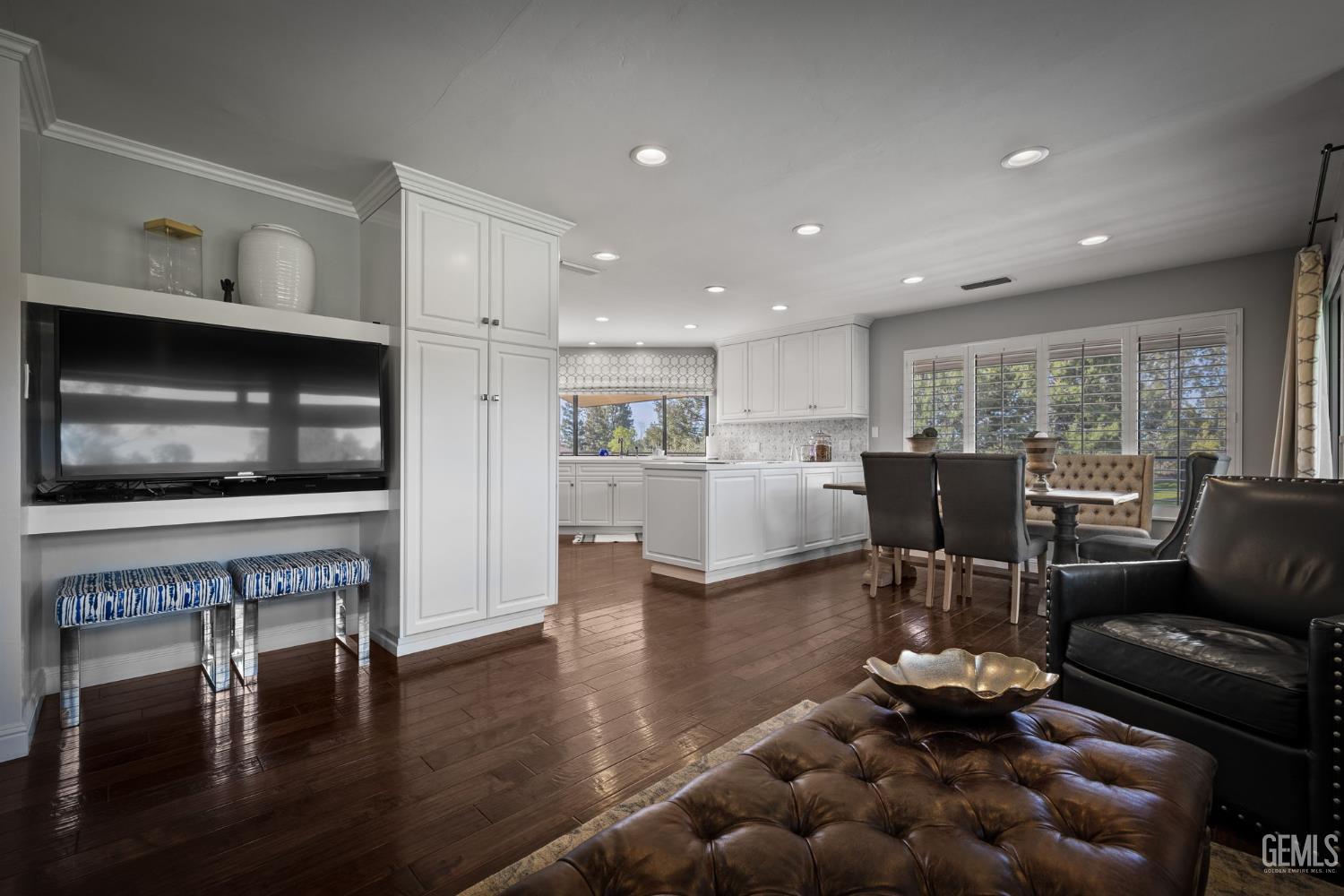 4290 Country Club Drive