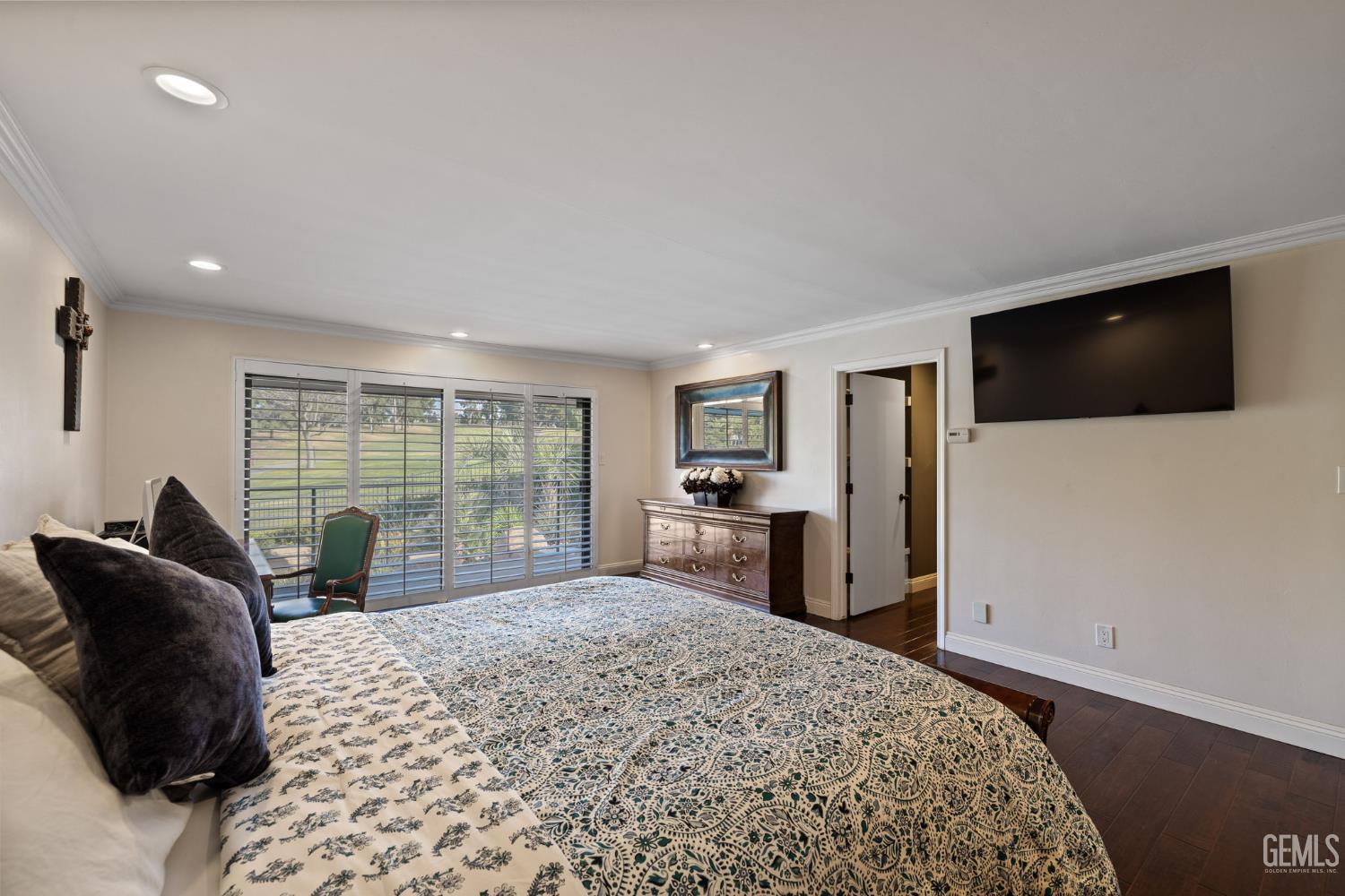 4290 Country Club Drive