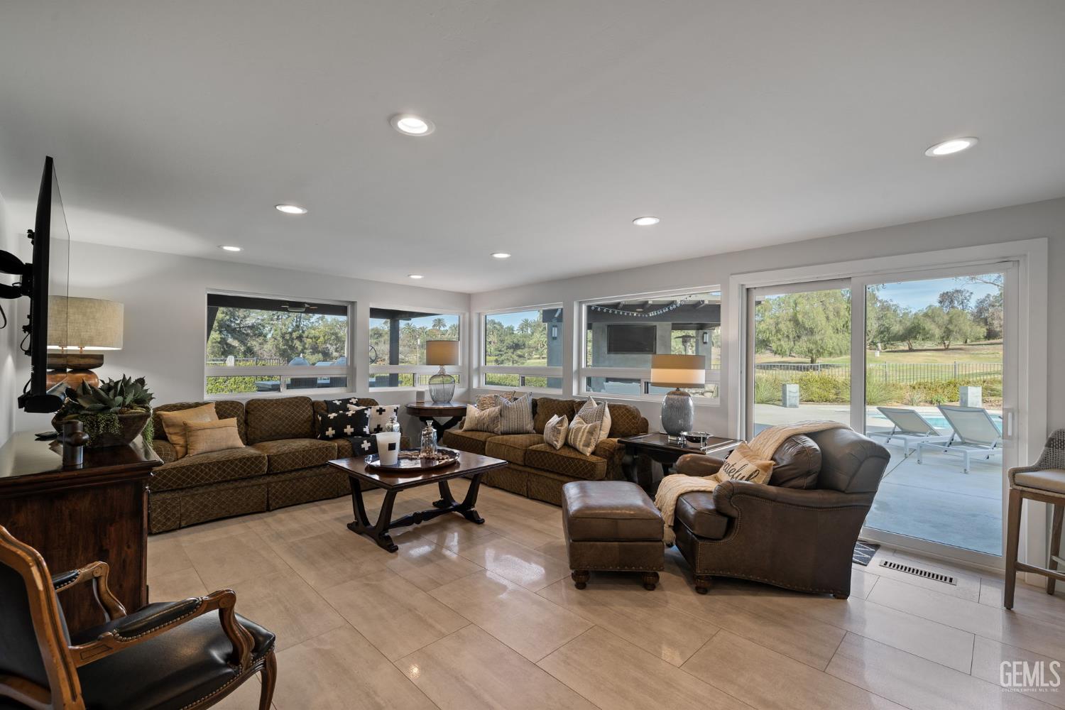 4290 Country Club Drive