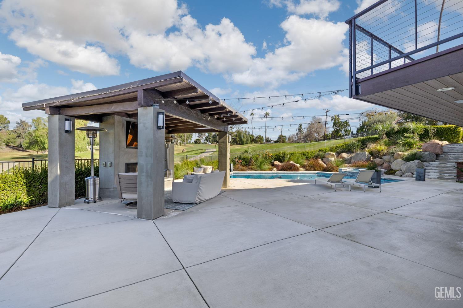 4290 Country Club Drive