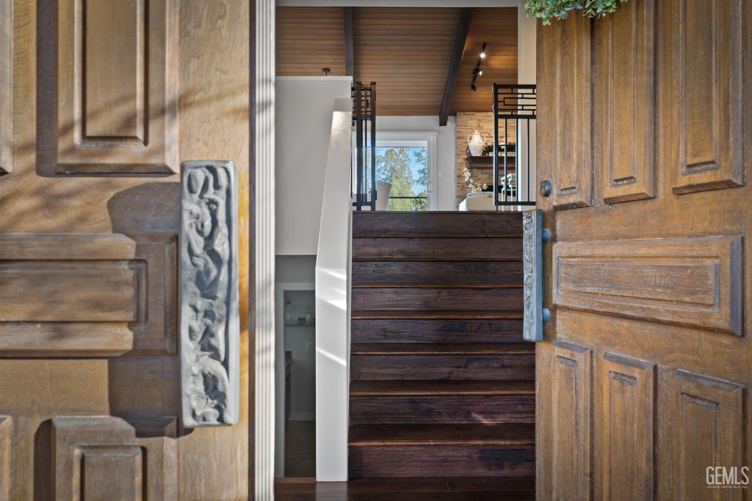 4290 Country Club Drive