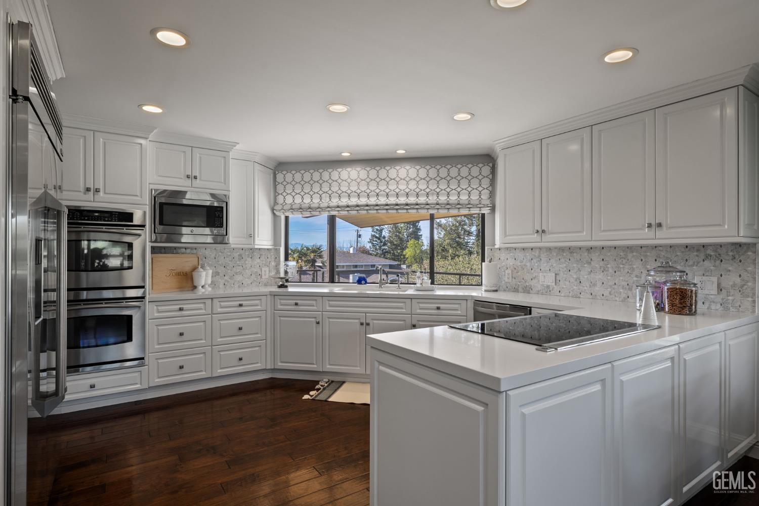 4290 Country Club Drive