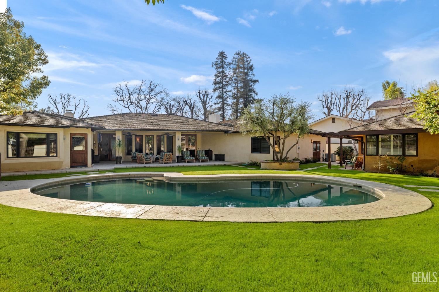 1233 Tam O Shanter Drive