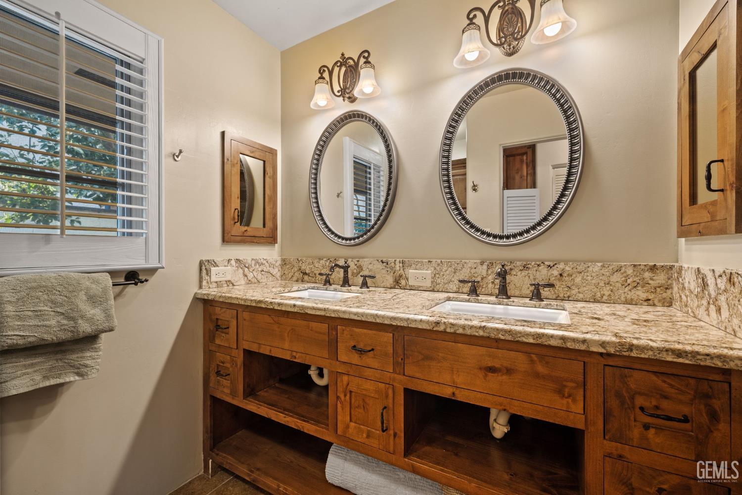 1233 Tam O Shanter Drive