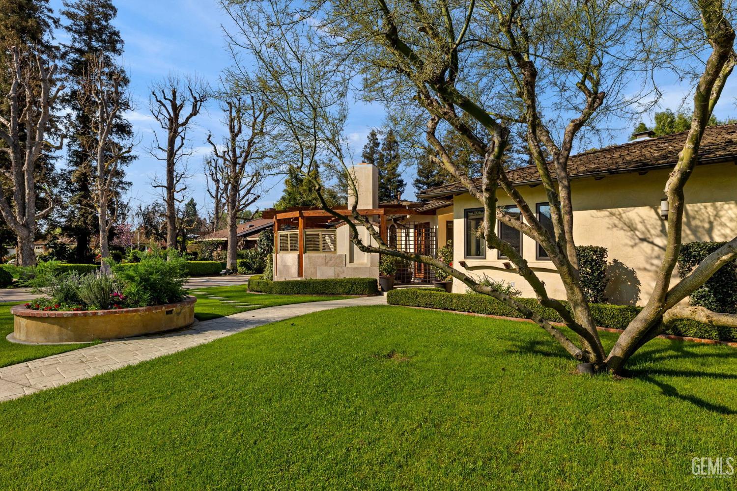 1233 Tam O Shanter Drive