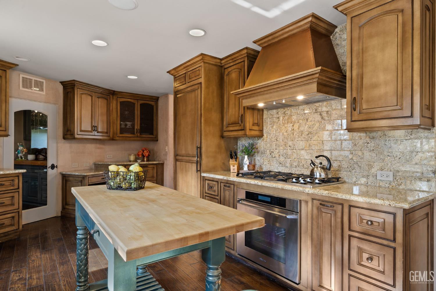 1233 Tam O Shanter Drive