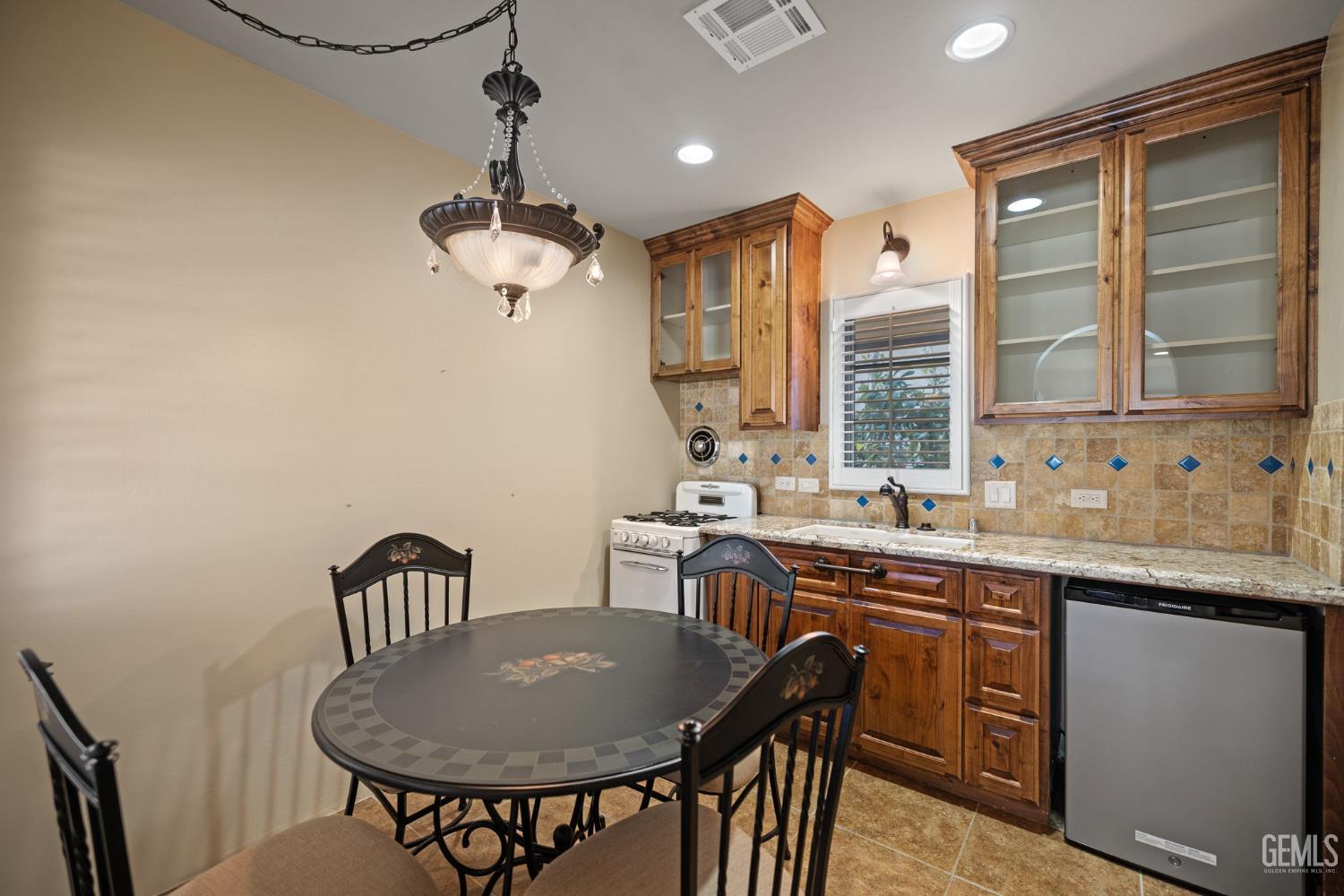 1233 Tam O Shanter Drive