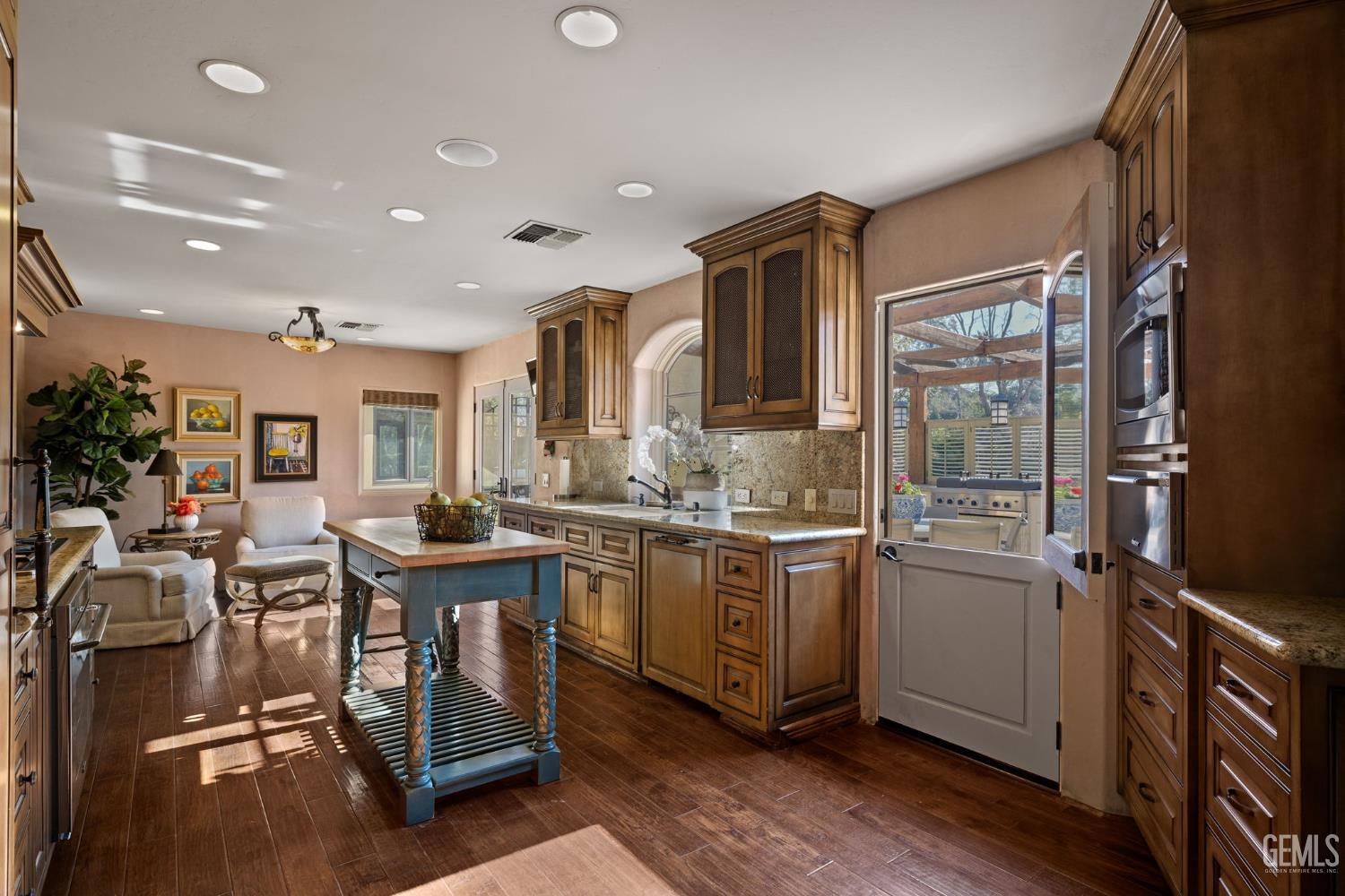 1233 Tam O Shanter Drive