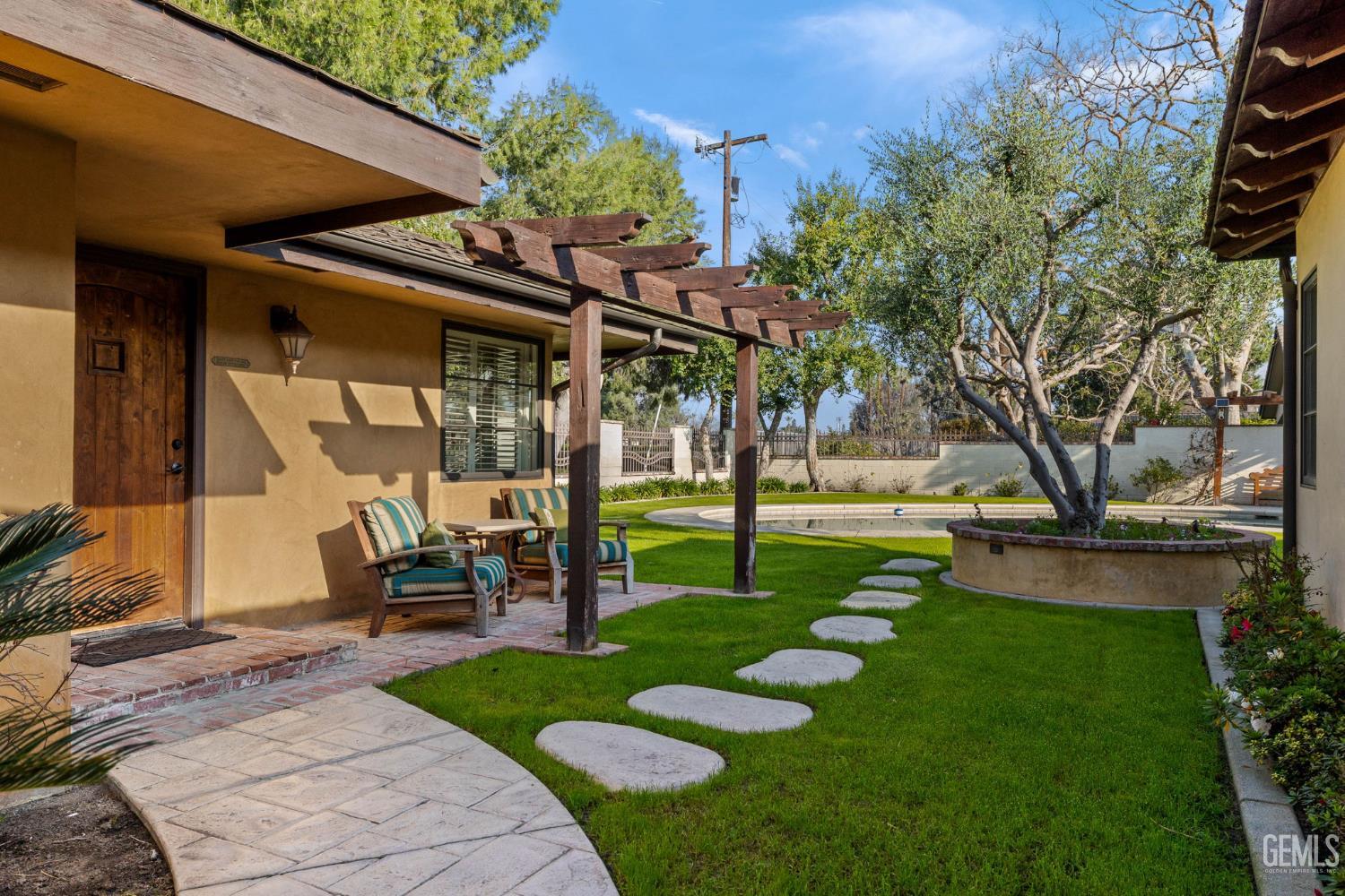 1233 Tam O Shanter Drive