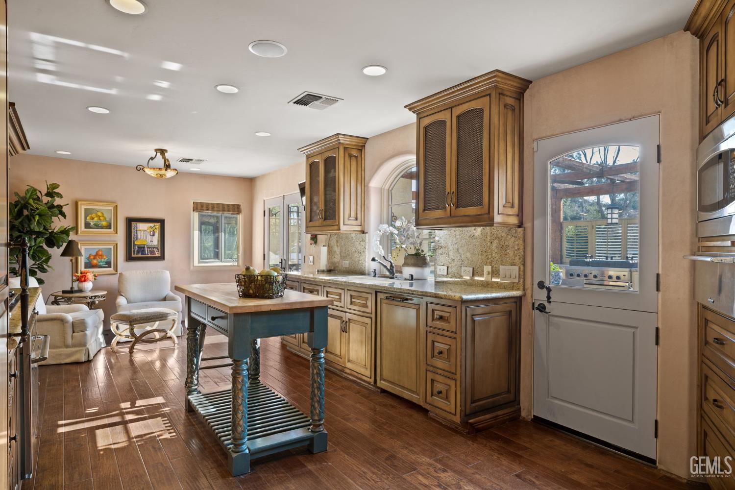 1233 Tam O Shanter Drive