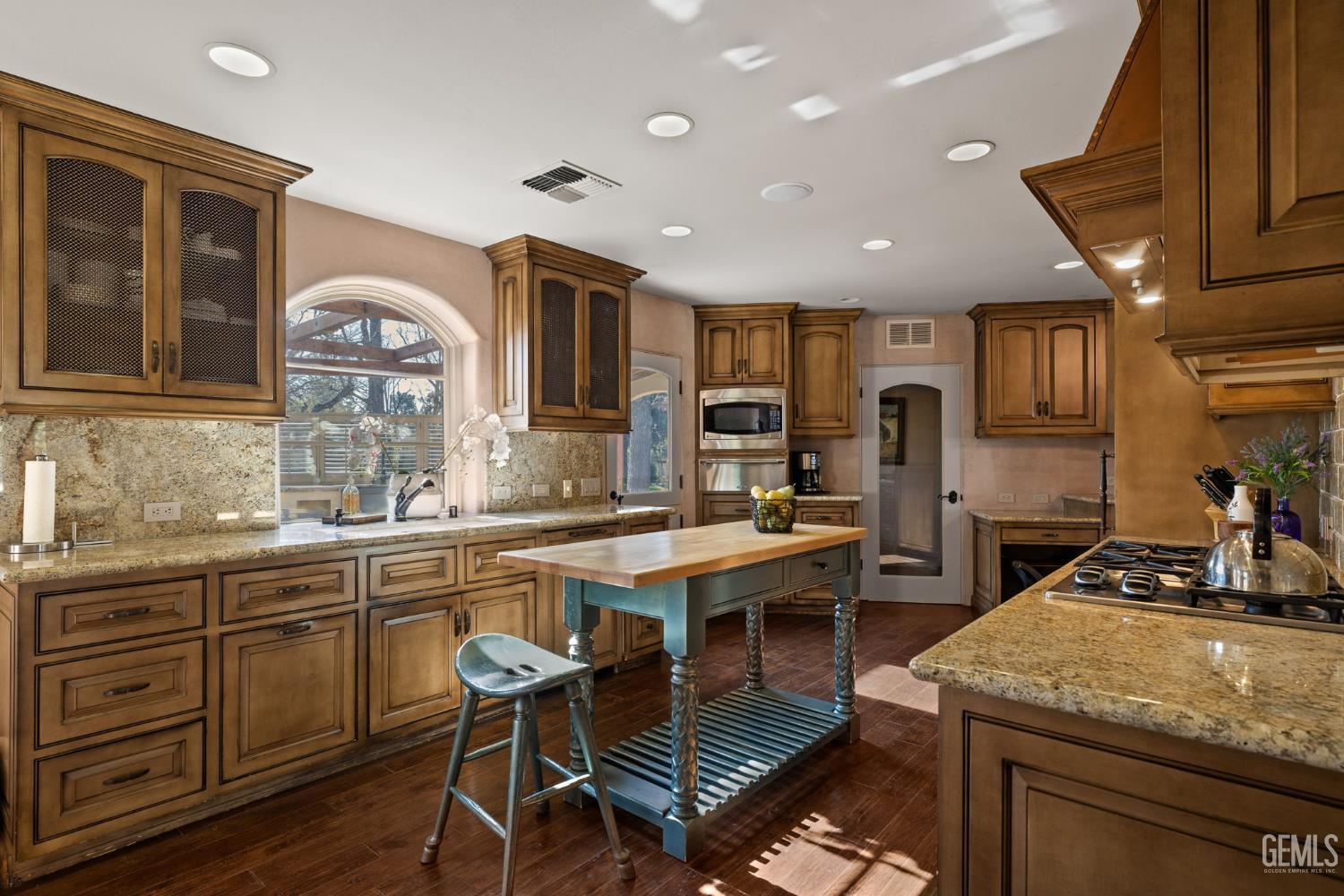 1233 Tam O Shanter Drive